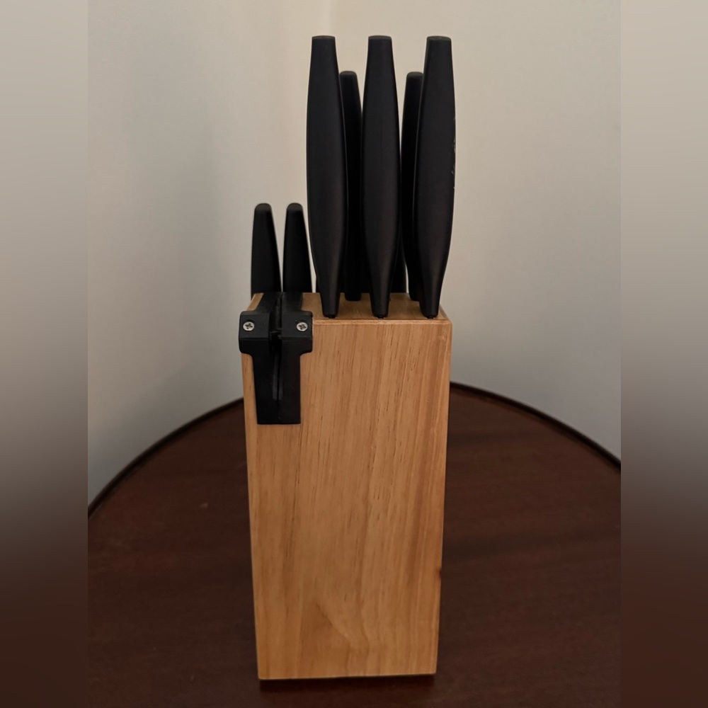 Wooden Holder, 10 Piece Stainless Steel Knife Set with Built-In Sharpener - Picture 4 of 6